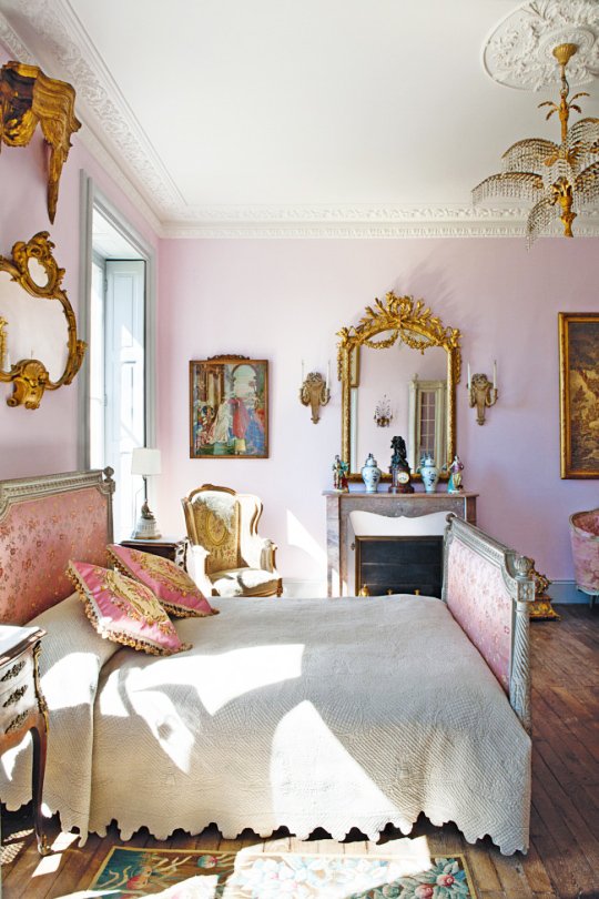 12 Pink Rooms To Crush On Thou Swell Pale Pink Period Bedroom On Thouswellblog